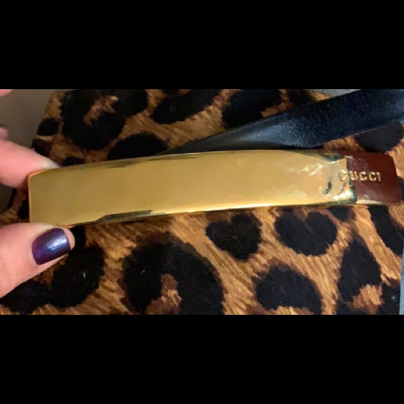 Vintage Women’s Gucci Black Leather & Gold Gucci Elegant Buckle Belt